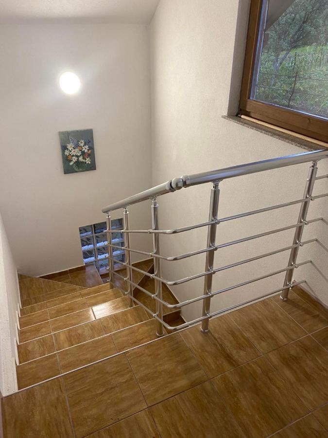 Amar Apartmani, ไยเซ ภายนอก รูปภาพ