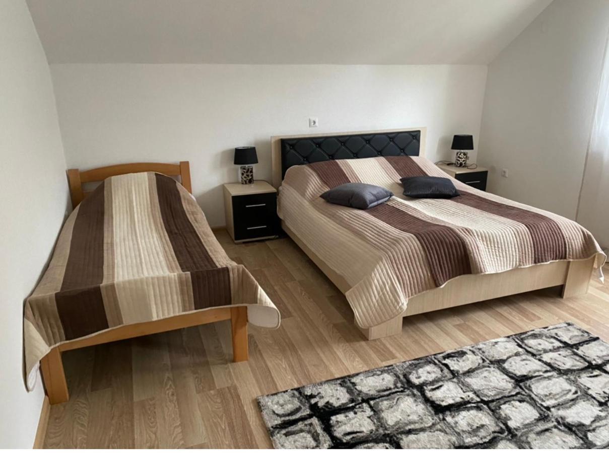 Amar Apartmani, ไยเซ ภายนอก รูปภาพ