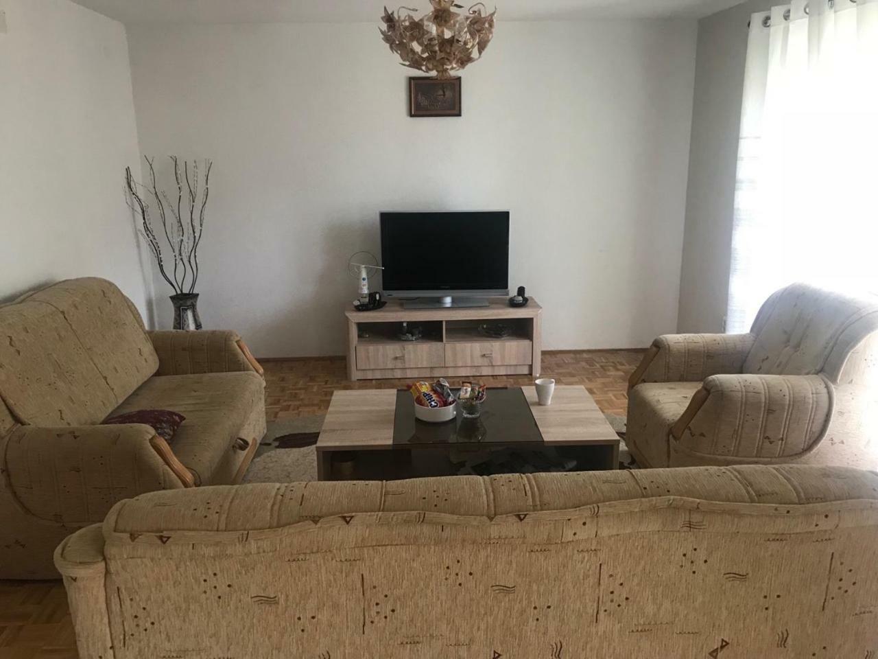Amar Apartmani, ไยเซ ภายนอก รูปภาพ