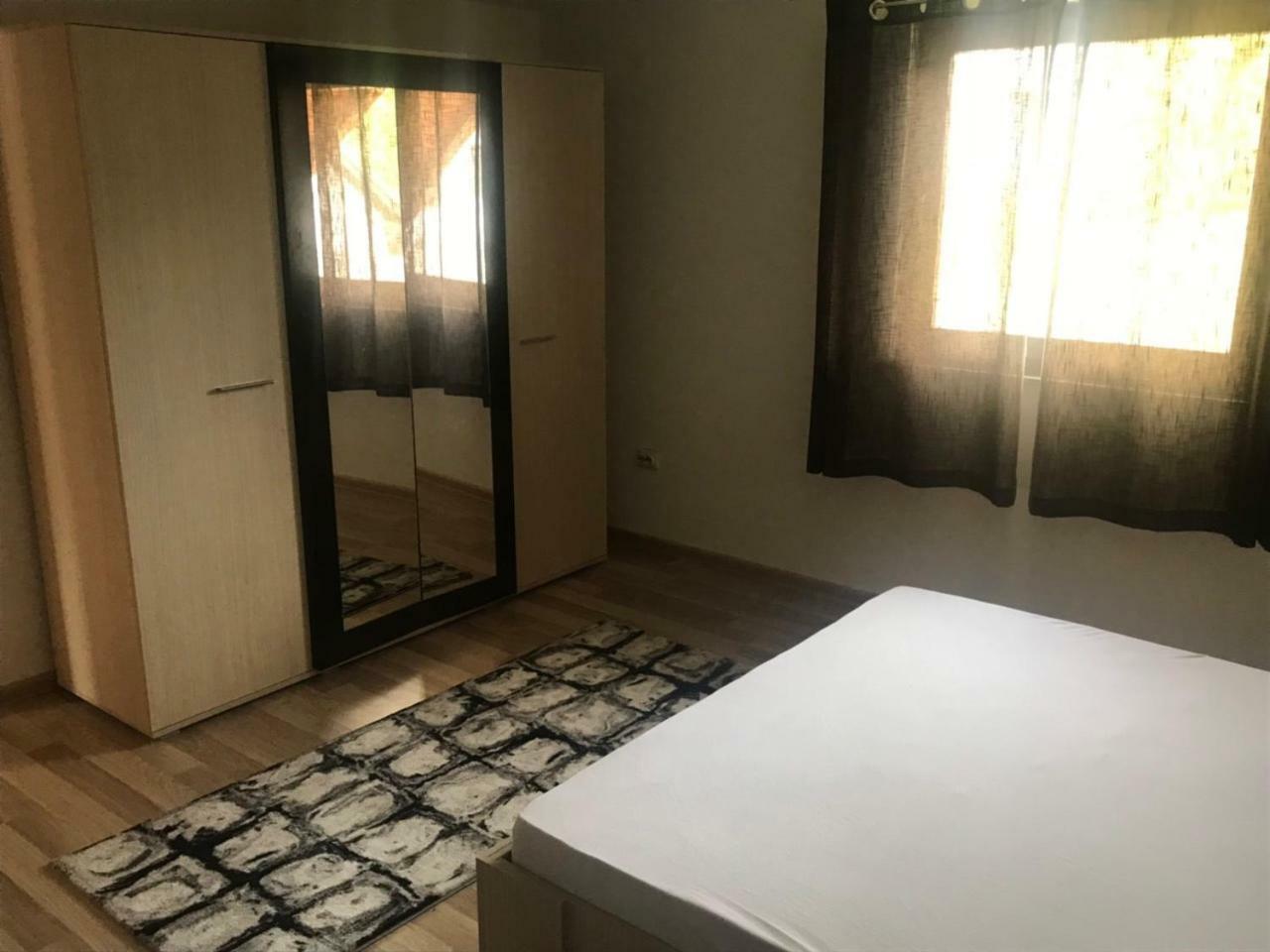 Amar Apartmani, ไยเซ ภายนอก รูปภาพ